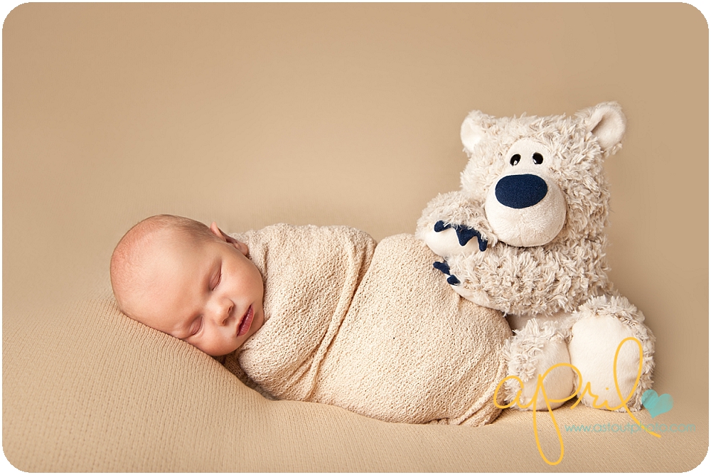 newborn-baby-with-bear-claremore